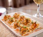 Canapes-de-atum-com-azeitona-e-pimentao-doce