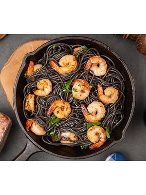Linguini nero com ragu de frutos do mar