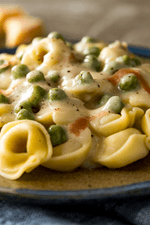 TORTELLINI-TRÊS-QUEIJOS-AO-MOLHO-ROMANESCA---1000X1500
