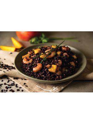 Risoto de Arroz Negro com Camarão e Manga