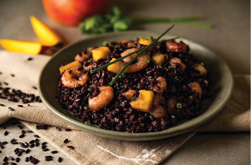 Risoto-de-Arroz-Negro-com-Camarão-e-Manga---Arroz-negro
