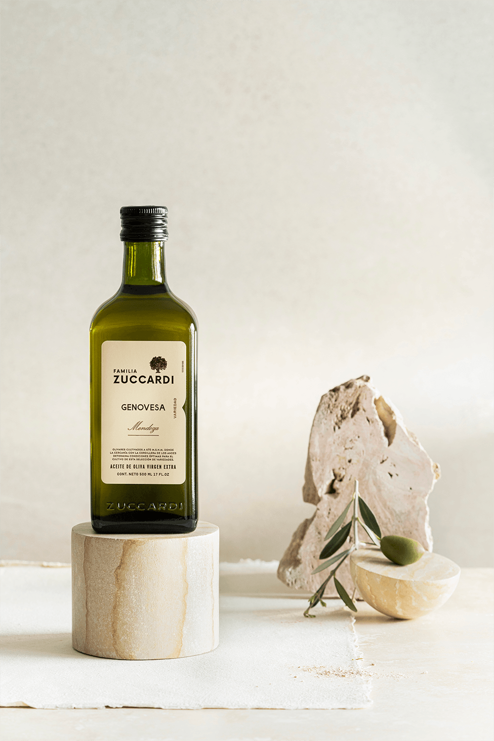 パルナシウス/P.sacerdos（スイス・アルプス産、1オス） Azeite de Oliva Extravirgem Familia Zuccardi Genovesa 500ml